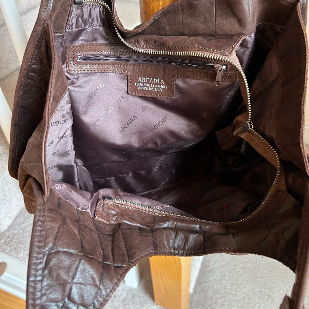 Arcadia Brown Genuine Leather Shoulder Bag - Picture 3 of 15